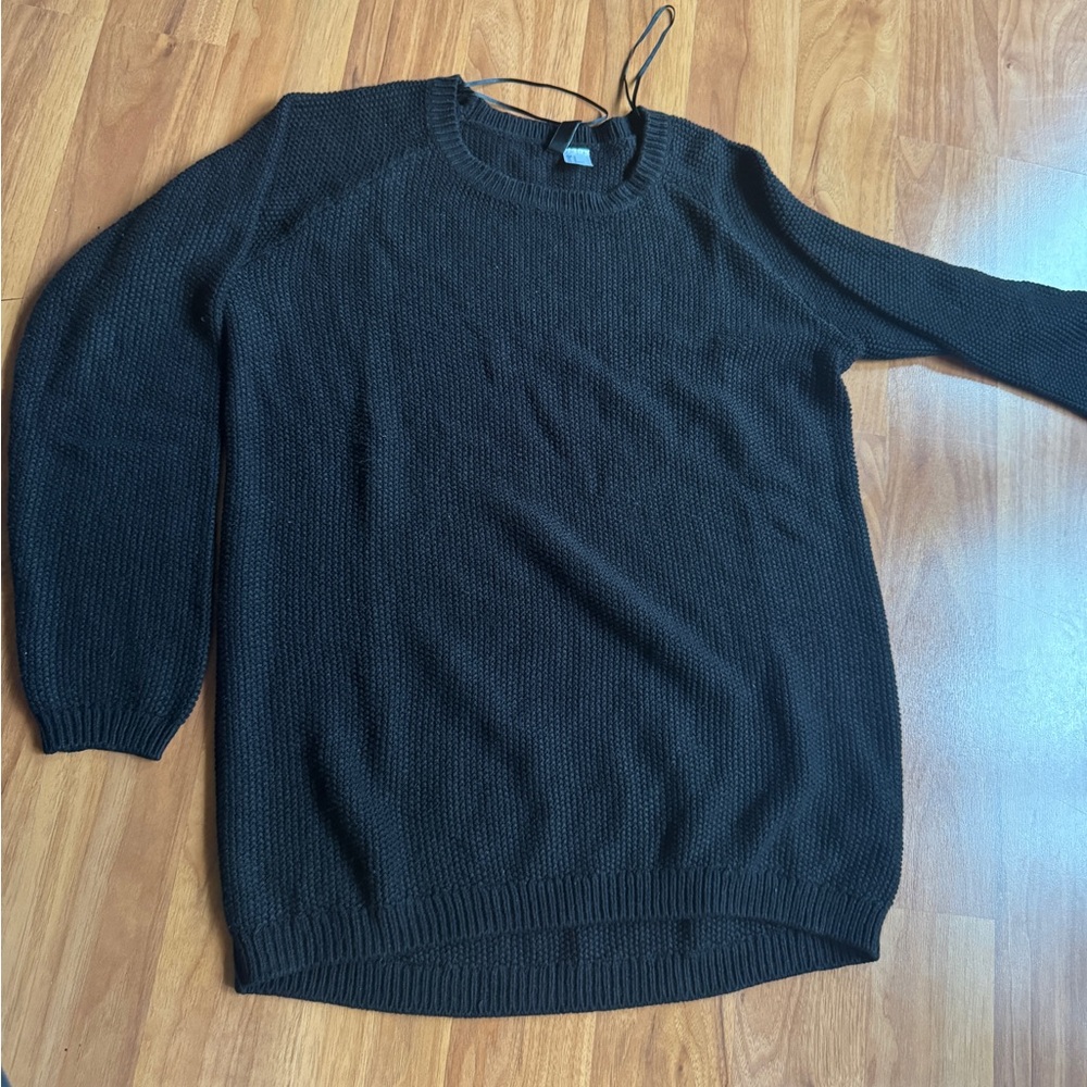 H&M Women’s Black Crewneck Sweater